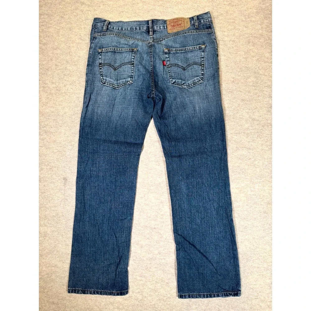 Levis 501 Straight Jeans Mens 36x32 Blue Denim Medium Wash‎ Mid Rise Button Fly